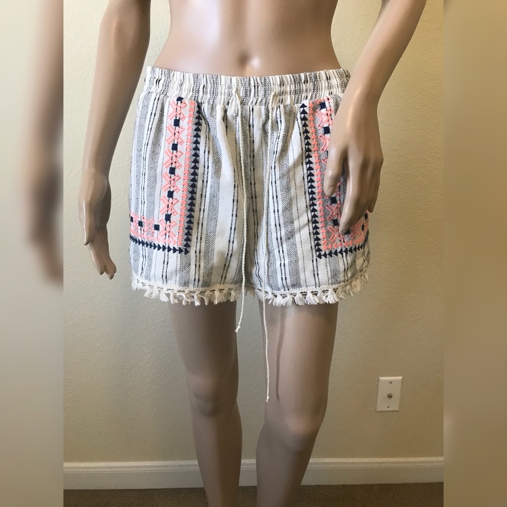 💫Tassel Embroidered Shorts💫 - Picture 6 of 7